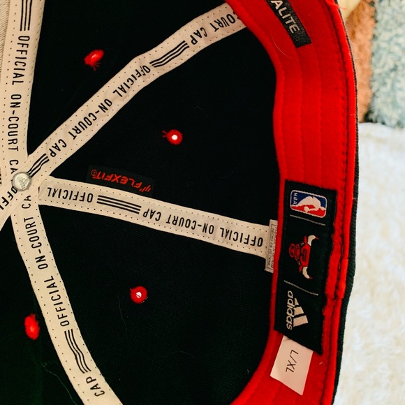 Adidas Chicago Bulls Fitted Hat - Picture 5 of 5